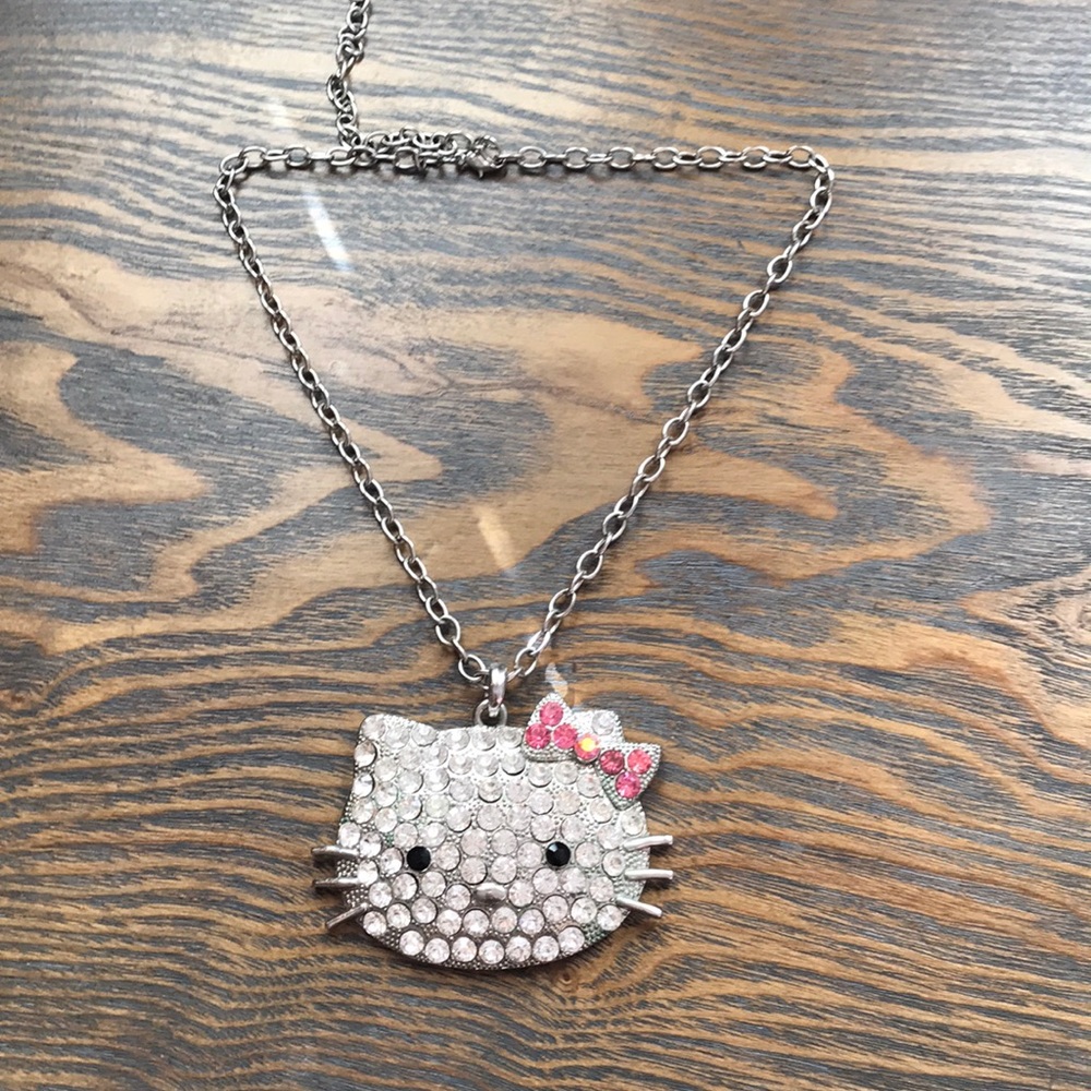 Hello kitty necklace